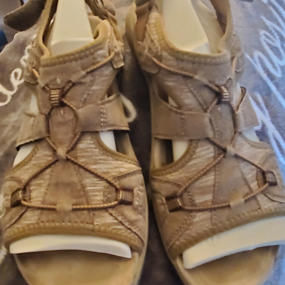 Earth Origins Women's Tan Strappy Sandals